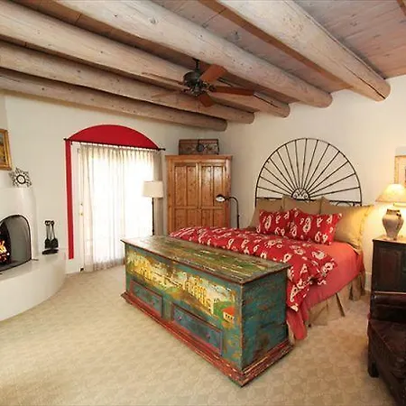Burro Garden Two-bedroom Apartment *
