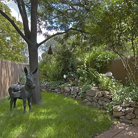 Burro Garden Two-bedroom Apartment